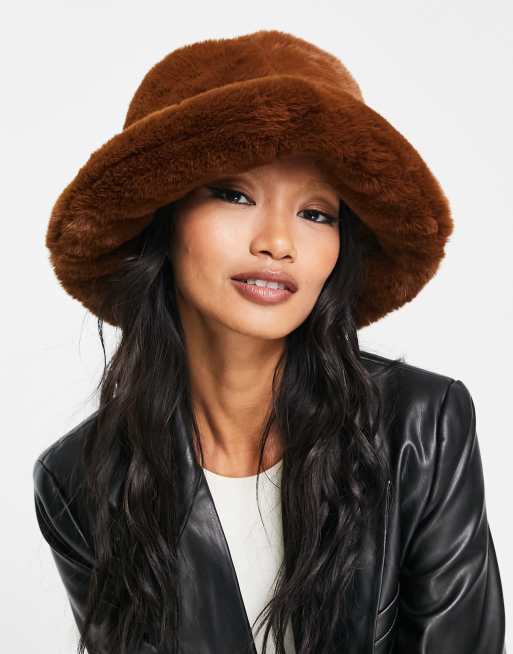 GRACELLE OVERSIZED FAUX FUR BUCKET HAT IN BROWN