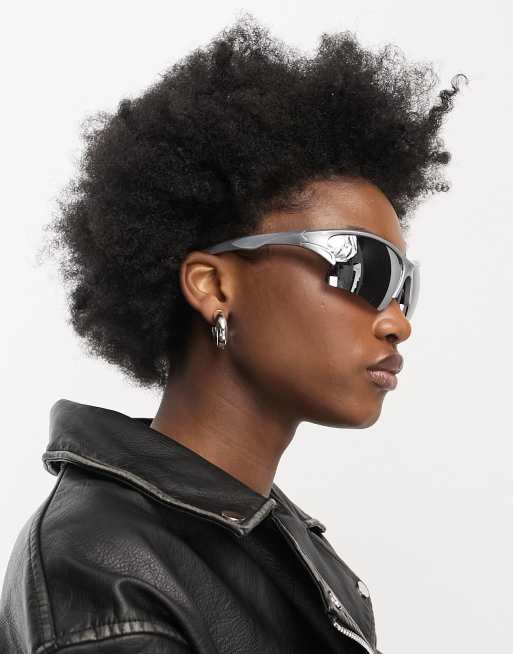 My Accessories London - Racer - Occhiali da sole a mascherina argento con lenti a specchio, 3 di 4