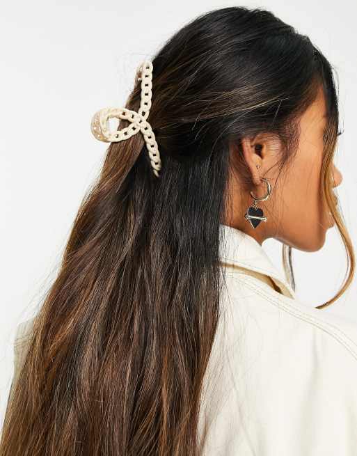 My Accessories London - Snoet hårklemme i creme