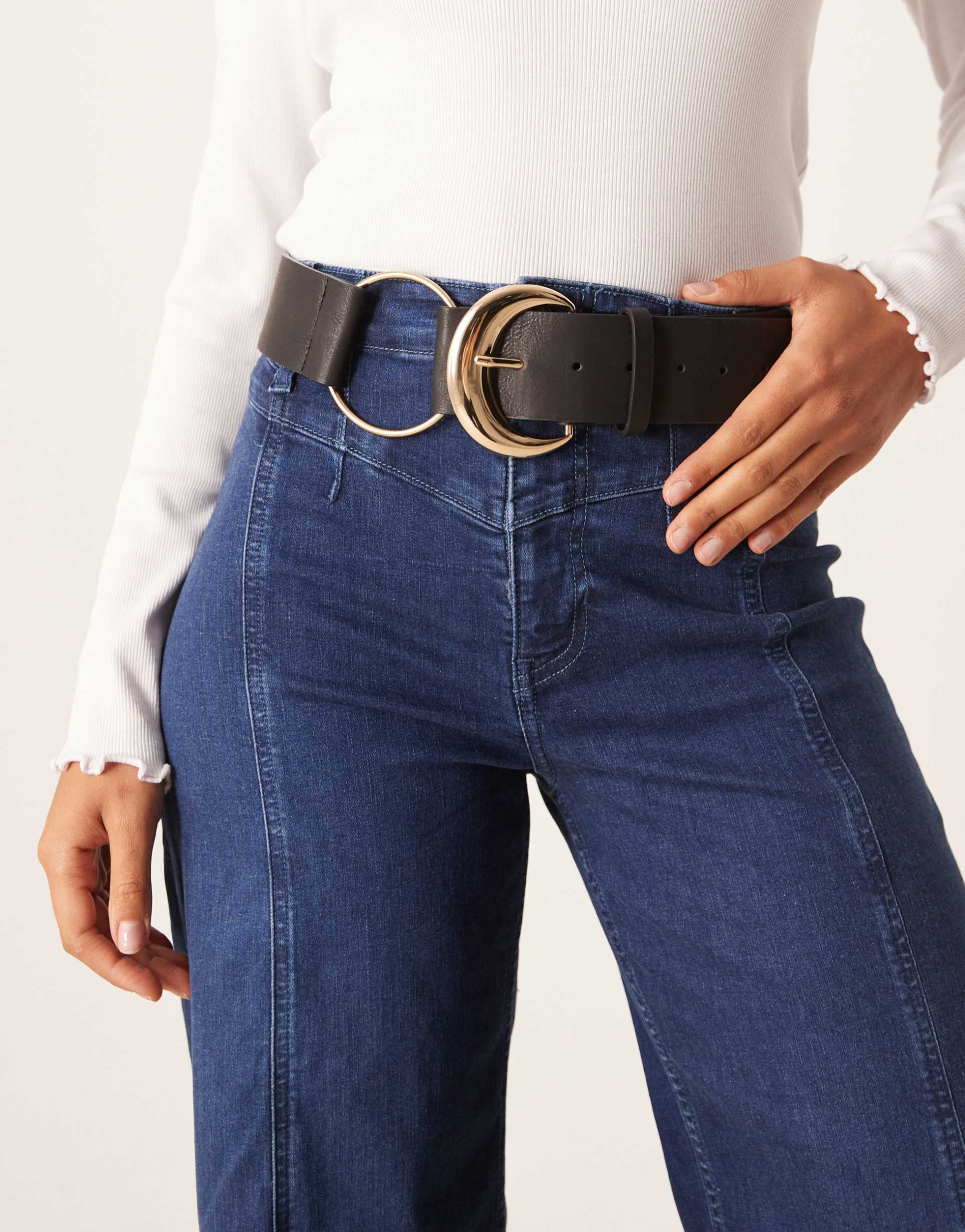 my accessories oversized buckle circle hip belt in black and gold