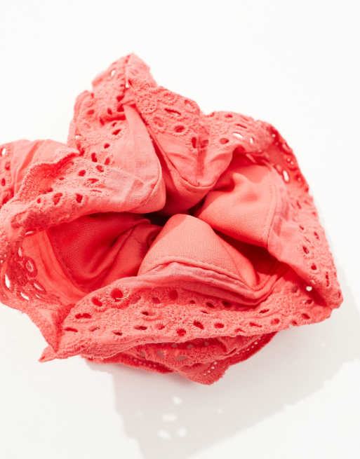 My Accessories - Oversized scrunchie van broderie in rood, 4 van 4