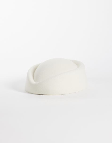 My Accessories pillbox hat in white