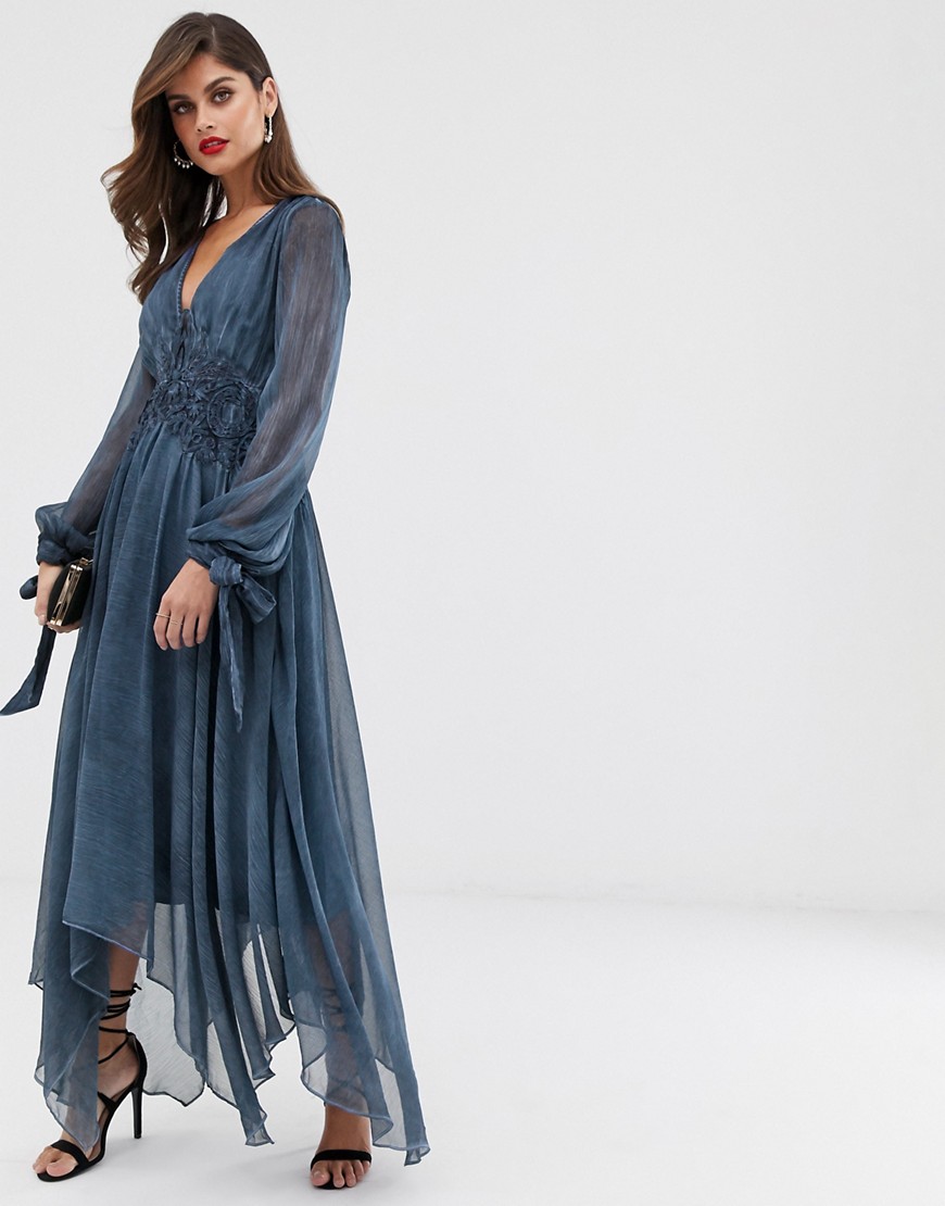 фото Мягкое платье миди из выбеленного шифона с вышивкой на талии asos design-синий