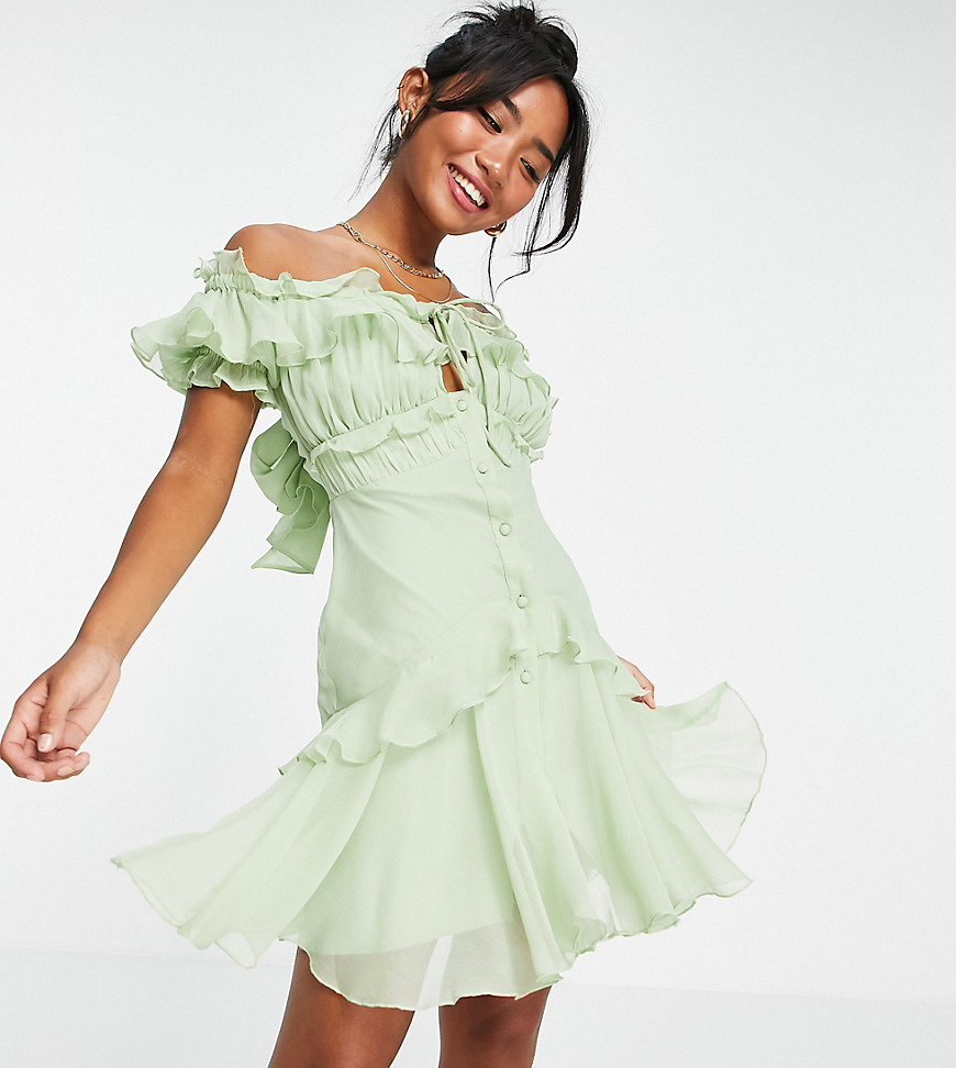 фото Мятное платье-мини со спущенными плечами, оборками и застежкой на пуговицах asos design petite-зеленый цвет asos petite