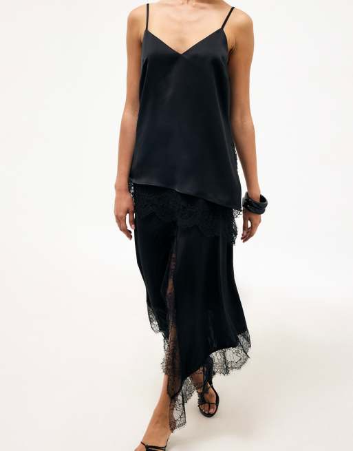 NA-KD – Asymmetrischer Midirock in Schwarz mit Spitzensaum, 2 von 5