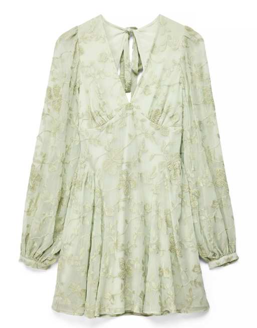 NA-KD besticktes Chiffon-Minikleid mit langen Ärmeln in Salbeigrün, 4 von 5