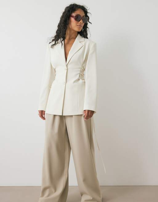 NA-KD blazer ajusté à lacets blanc, 2 de 5
