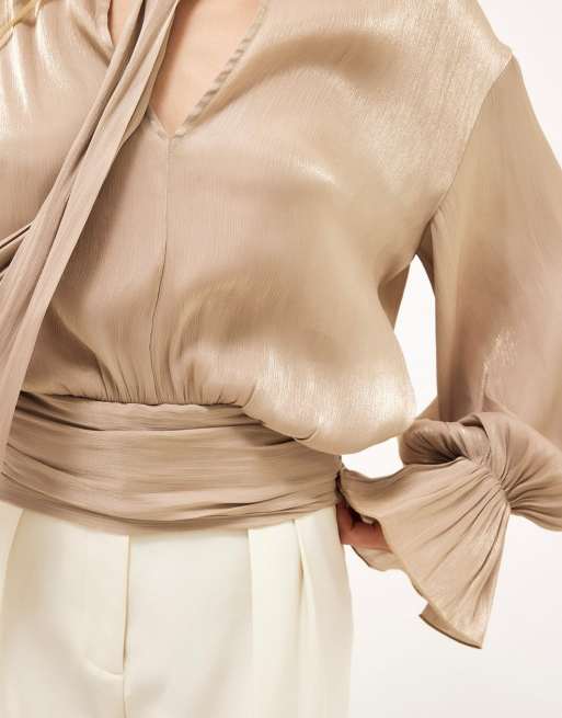 NA-KD blouse à taille froncée et volantée en beige clair, 4 de 5
