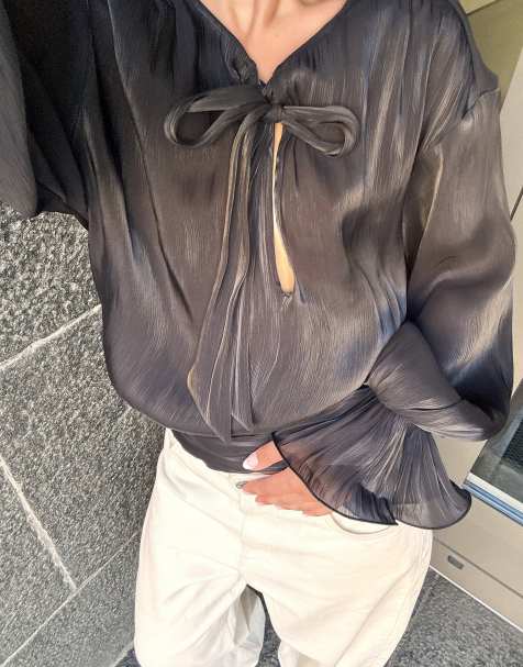 NA-KD blouse à taille froncée et volantée noire - view 1