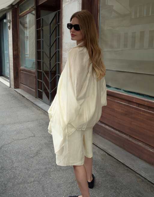 NA-KD blouse à volants avec détail écharpe crème, 2 de 5