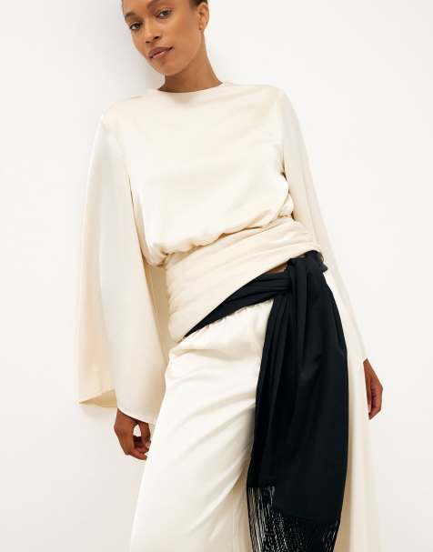 NA-KD Bluse mit weiten Ärmeln und geraffter Taille in Cremeweiß - view 1