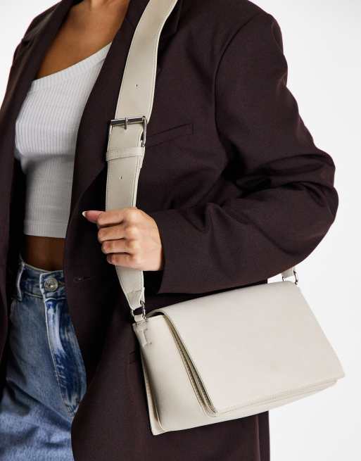 NA-KD - Borsa a tracolla in camoscio sintetico beige