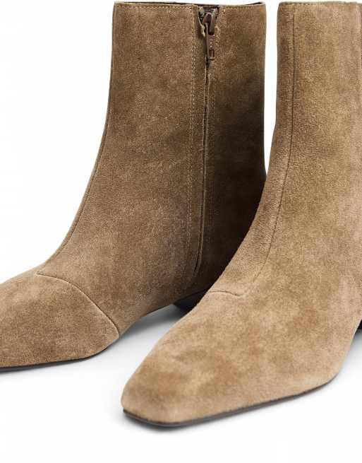 NA-KD bottines chelsea en daim à petit talon taupe, 4 de 5