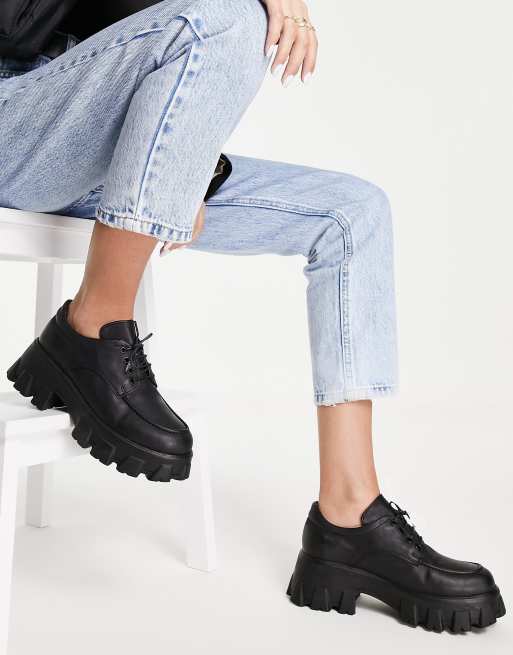 NA-KD - Brogues met dikke zool in zwart