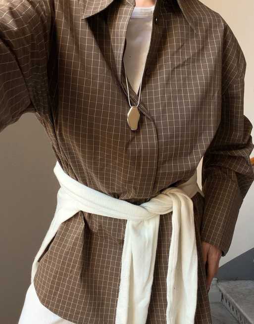NA-KD chemise oversize en coton à poignets détaillés à carreaux marron, 4 de 5