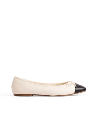  Contrast toe ballerinas in offwhite/black