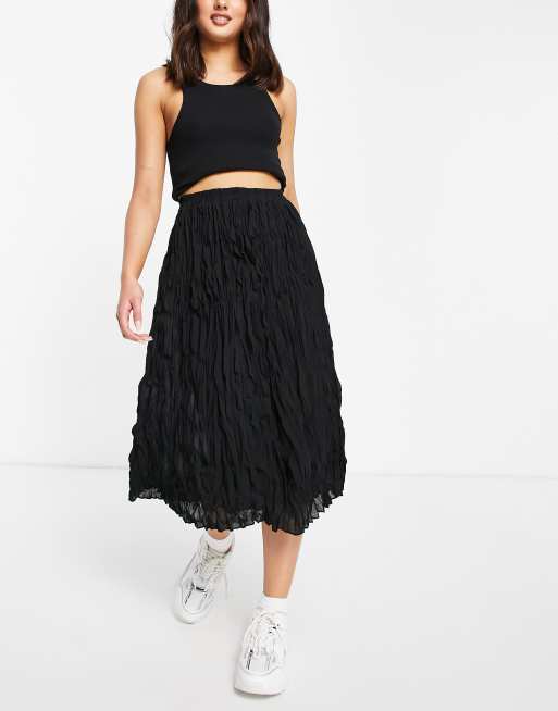 NA-KD crinkle midi skirt in black | ASOS