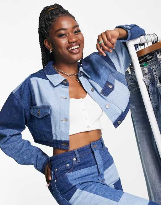 NA-KD - Cropped blå denimjakke med patchwork-design - Del af sæt