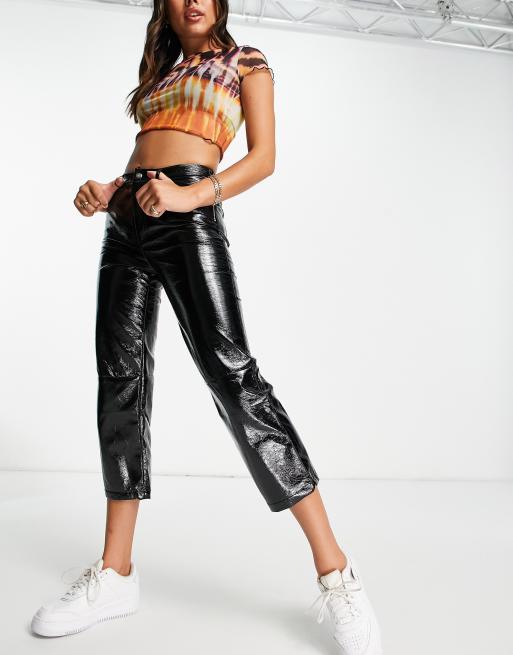 NA-KD - Cropped broek van vinyl in zwart