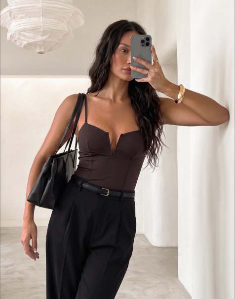 NA-KD Deep v-shape body in dark brown - view 1