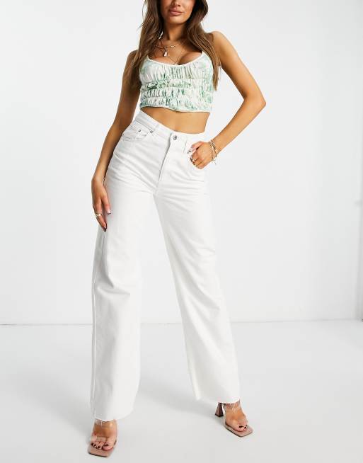 NA-KD - Denim jeans met ongelijke taille in gebroken wit