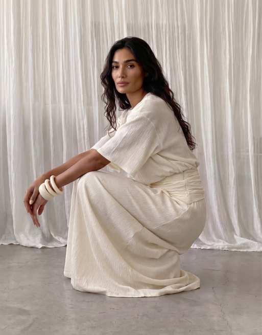 NA-KD Draped short sleeve maxi dress in cream, 5 of 5