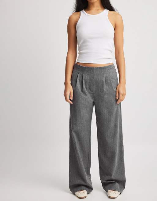 NA-KD - Elegante gestreepte broek met rechte pijpen in grijs, deel van co-ord set