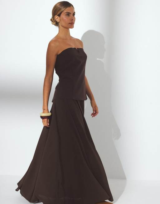 NA-KD – Elegantes Longline-Korsett in Braun mit tiefem Ausschnitt, 4 von 5