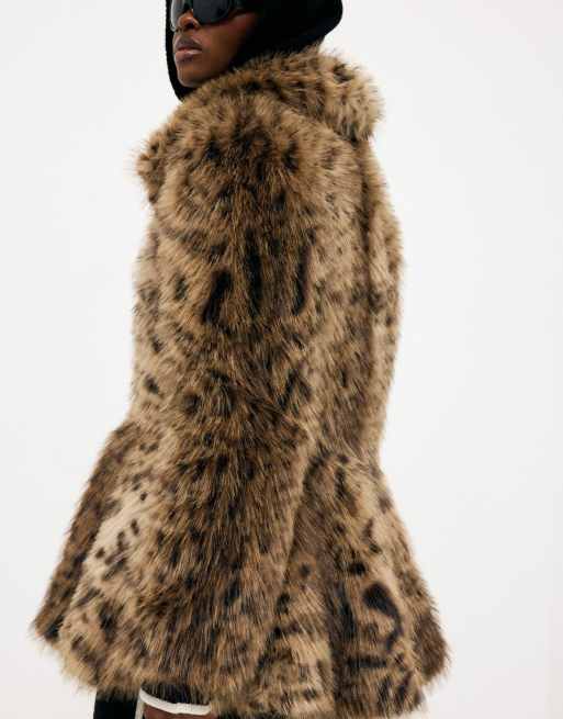 NA-KD Faux fur peplum jacket in leopard, 3 of 5