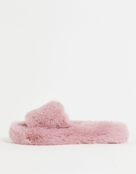https://images.asos-media.com/products/na-kd-faux-fur-slippers-in-pink/201774203-1-pink?$n_550w$&wid=550&fit=constrain
