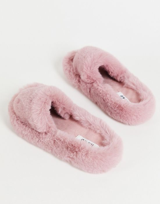 https://images.asos-media.com/products/na-kd-faux-fur-slippers-in-pink/201774203-2?$n_550w$&wid=550&fit=constrain