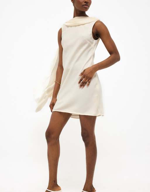 NA-KD – Felicia Wedin – Satin-Minikleid in Cremeweiß mit Schaldetail, 3 von 5