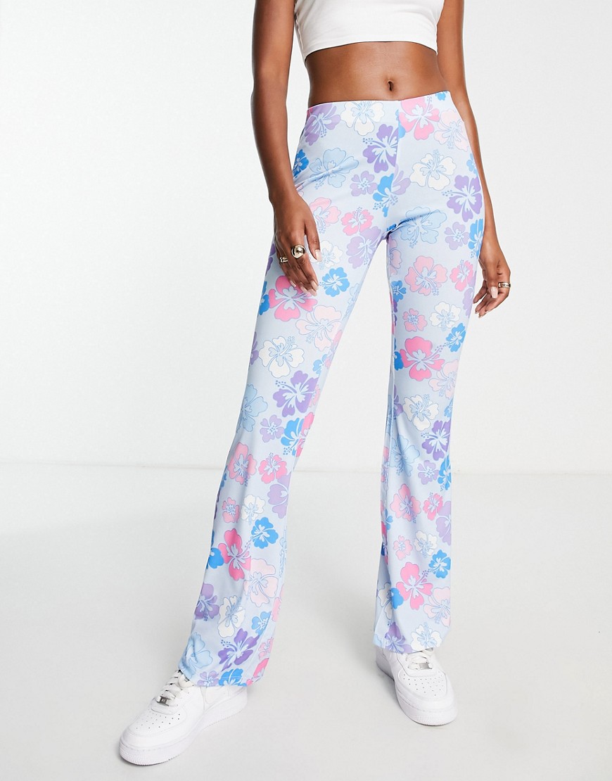 flare pants in floral print-Multi