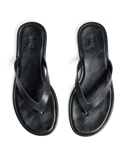 NA-KD Flat flip-flop sandals in black - view 1
