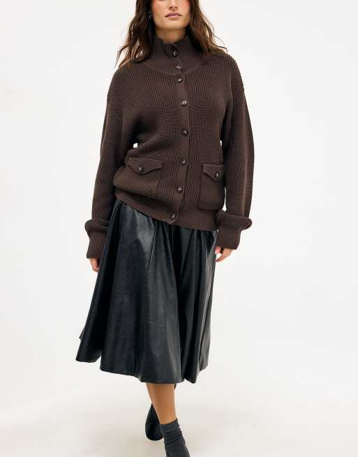 NA-KD grob gerippter Cardigan mit Taschen-Detail in Dunkelbraun, 3 von 5