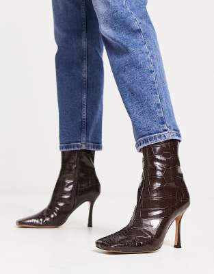 NA-KD HEELED ANKLE BOOTS WITH SQUARE TOE IN DARK BROWN CROC