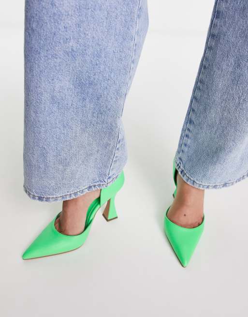 Mid heel store pointed toe pumps