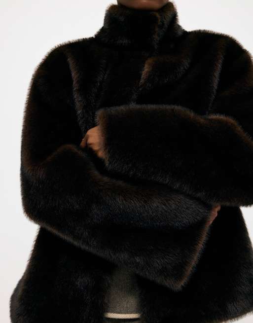 NA-KD Jacke mit weiten Ärmeln aus faux-fur in Dunkelbraun, 2 von 5