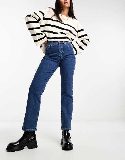 NA-KD - Jeans met rechte pijpen en hoge taille in middenblauw