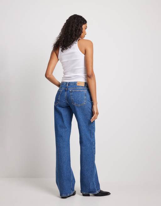 NA-KD - Jeans met rechte pijpen en lage taille in middenblauw, 5 van 5