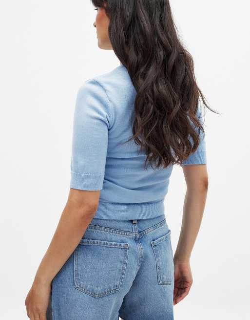 NA-KD Jeansshorts mit niedrigem Bund und offener Saumkante in Hellblau, 3 von 5
