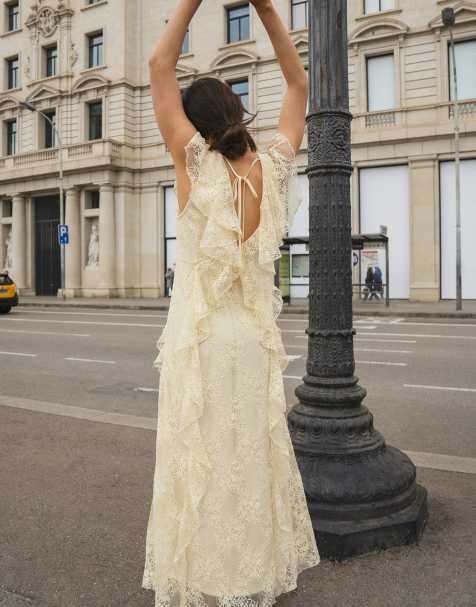 NA-KD Kate klem - flounce lace maxi dress in light yellow - view 1