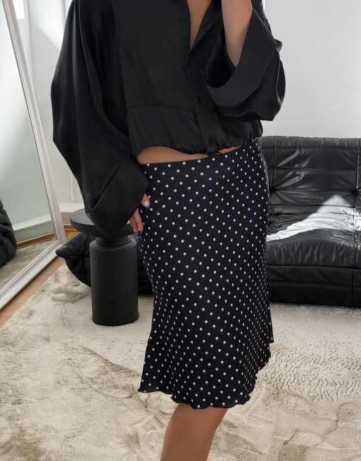 NA-KD Knee length jersey skirt in white dots, 4 of 5