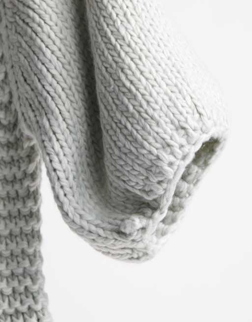 NA-KD – Kurzärmliges Sweatshirt in Grau mit Ausschnitt-Detail, 3 von 4