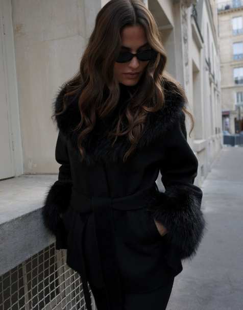 NA-KD Kurzmantel mit Faux-Fur-Detail in Schwarz - view 1