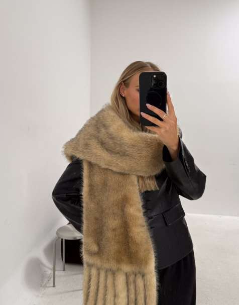 NA-KD Large fringe faux fur scarf in beige - view 1