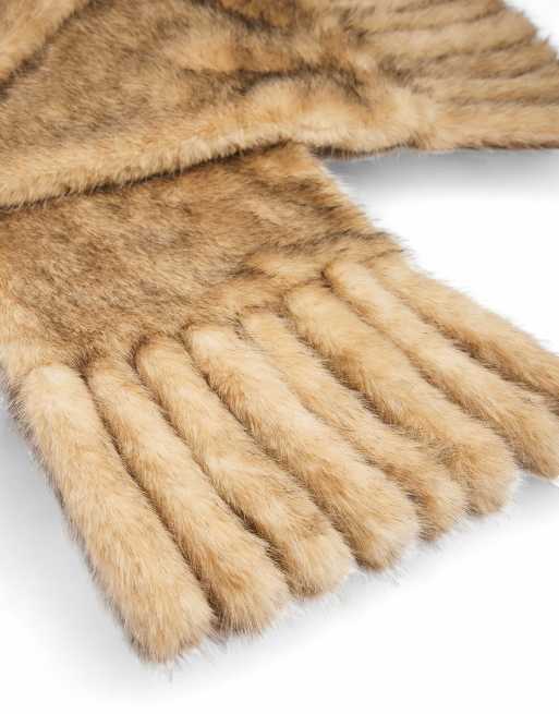 NA-KD Large fringe faux fur scarf in beige, 4 of 5