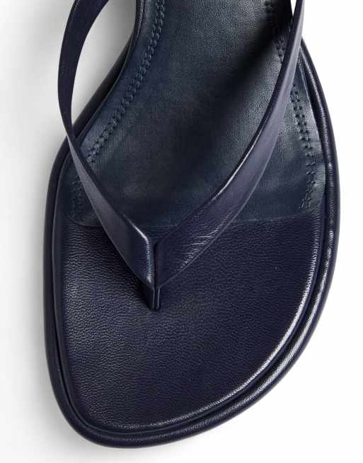 NA-KD Leather flip flop heels in navy, 4 of 5