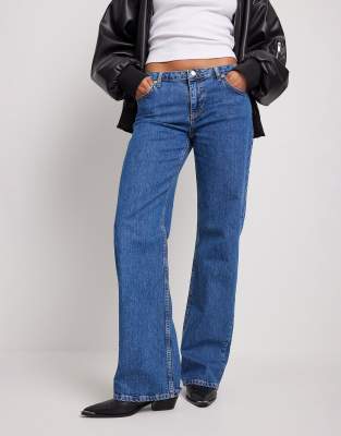 low waist straight leg jeans in mid blue