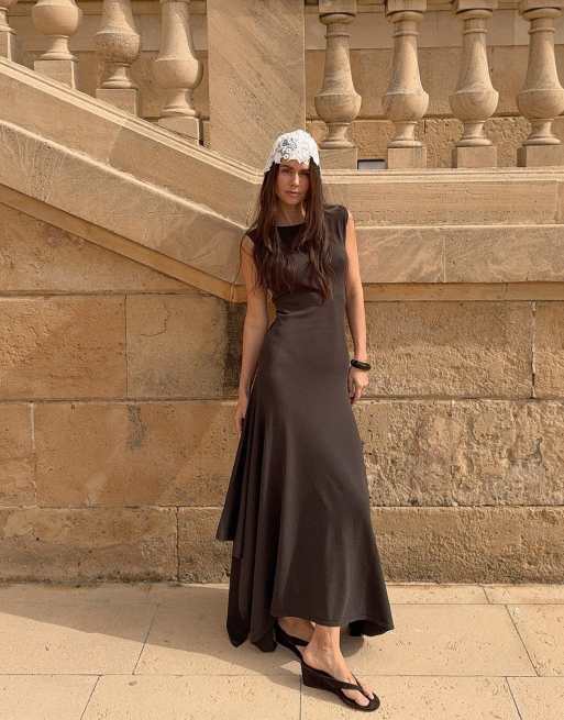 NA-KD Maria kragmann - robe en maille à ourlet asymétrique marron foncé, 4 de 5